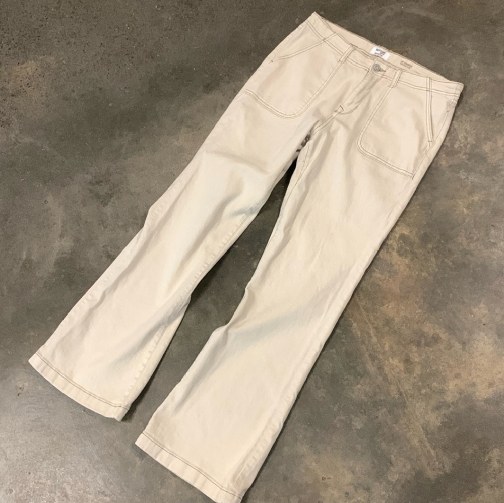 Kensie Women's High Rise Jeans in Cream